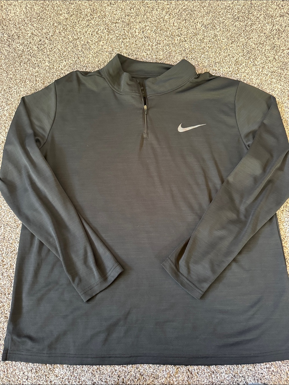 Nike Men's Dark Gray Quarter-Zip Performance Jacket